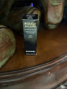 CHANEL Rouge Allure Luminous Satin Lip Colour 187 Genial - Black & Gold